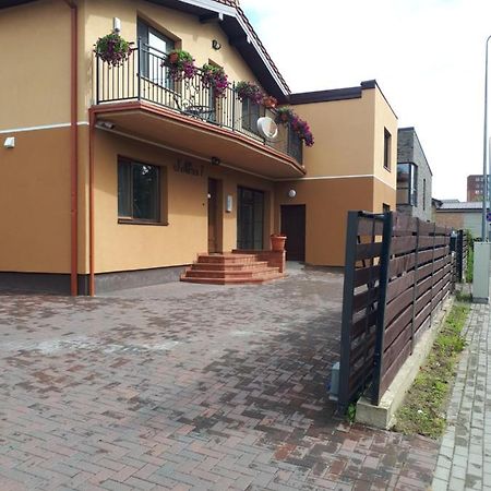 Juro Guest House โชเล ภายนอก รูปภาพ