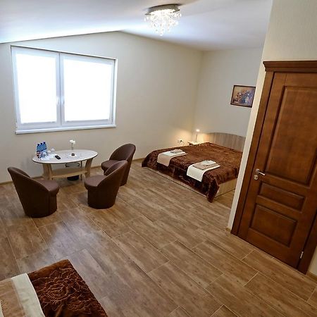 Juro Guest House โชเล ภายนอก รูปภาพ