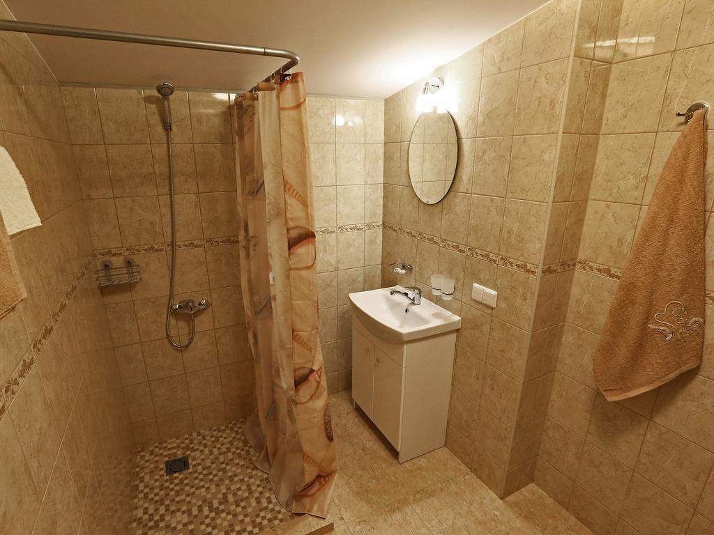 Juro Guest House โชเล ภายนอก รูปภาพ