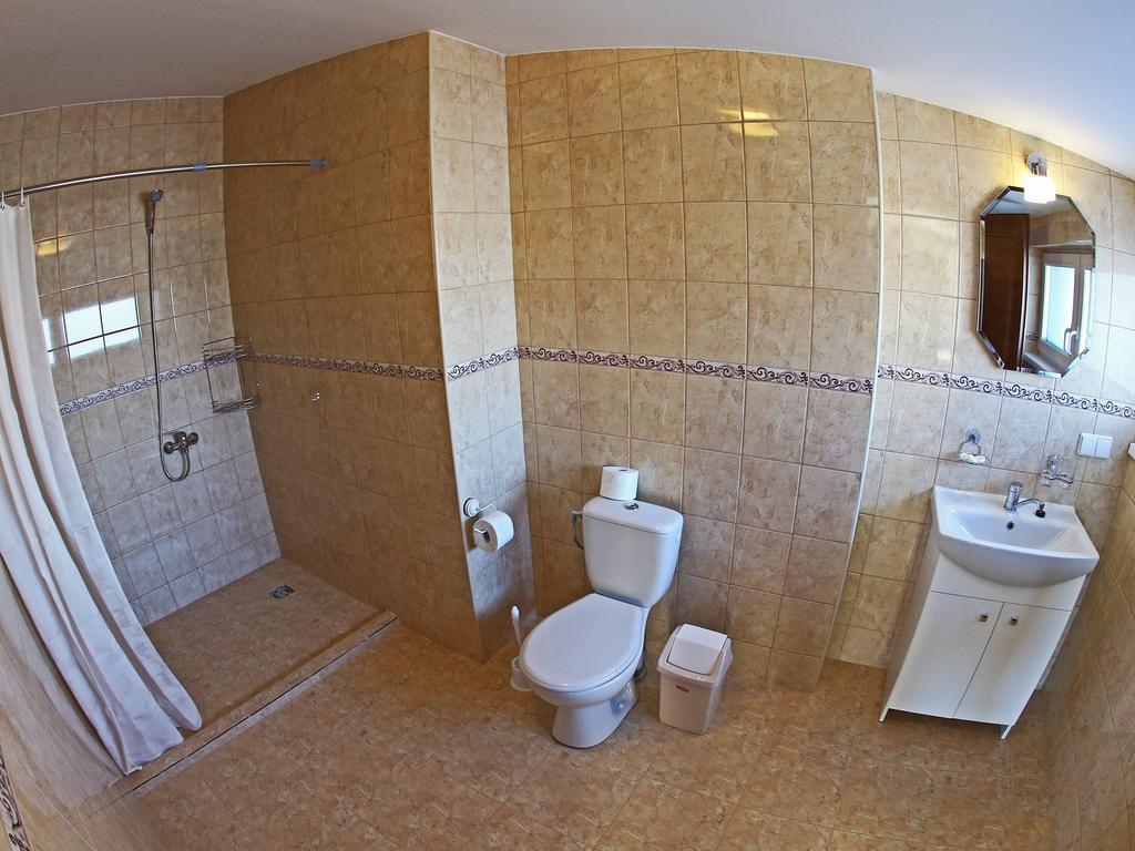 Juro Guest House โชเล ภายนอก รูปภาพ