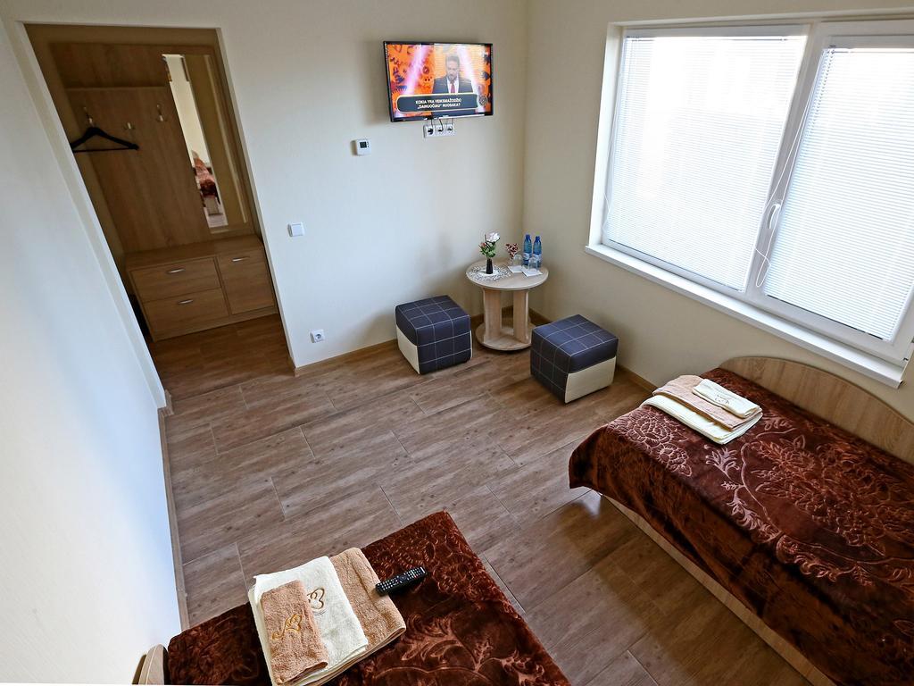 Juro Guest House โชเล ภายนอก รูปภาพ